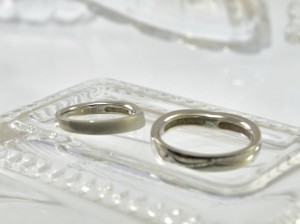 メモリアルジュエリー、オーダーメイドジュエリー、納骨リング、結婚指輪と同じデザイン、プラチナ
